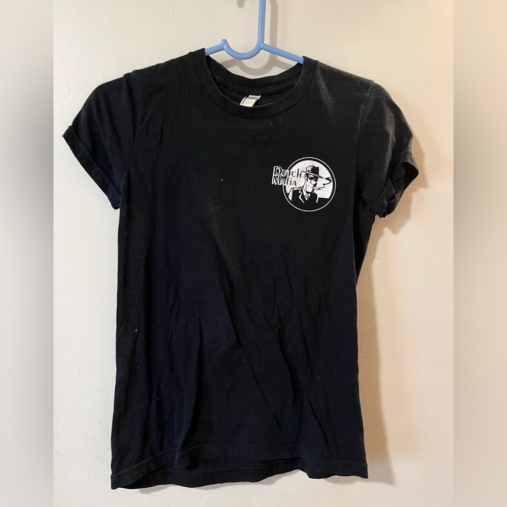 Dutch bros t shirt.